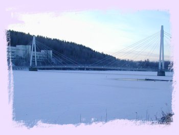 "ľadový" most cez jazero v Jyväskylä, Fínsko